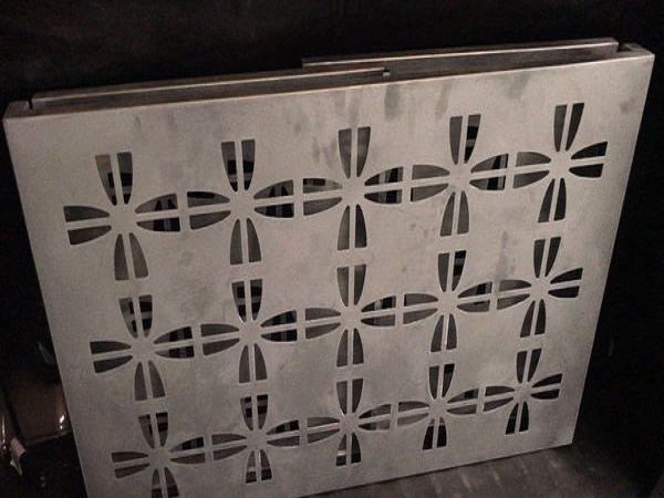 鏤空雕花空調(diào)罩